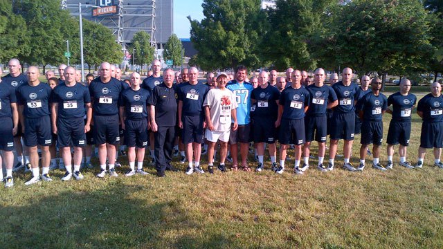 Shoney's 5k runners lined up with CEO David Davoudpour.